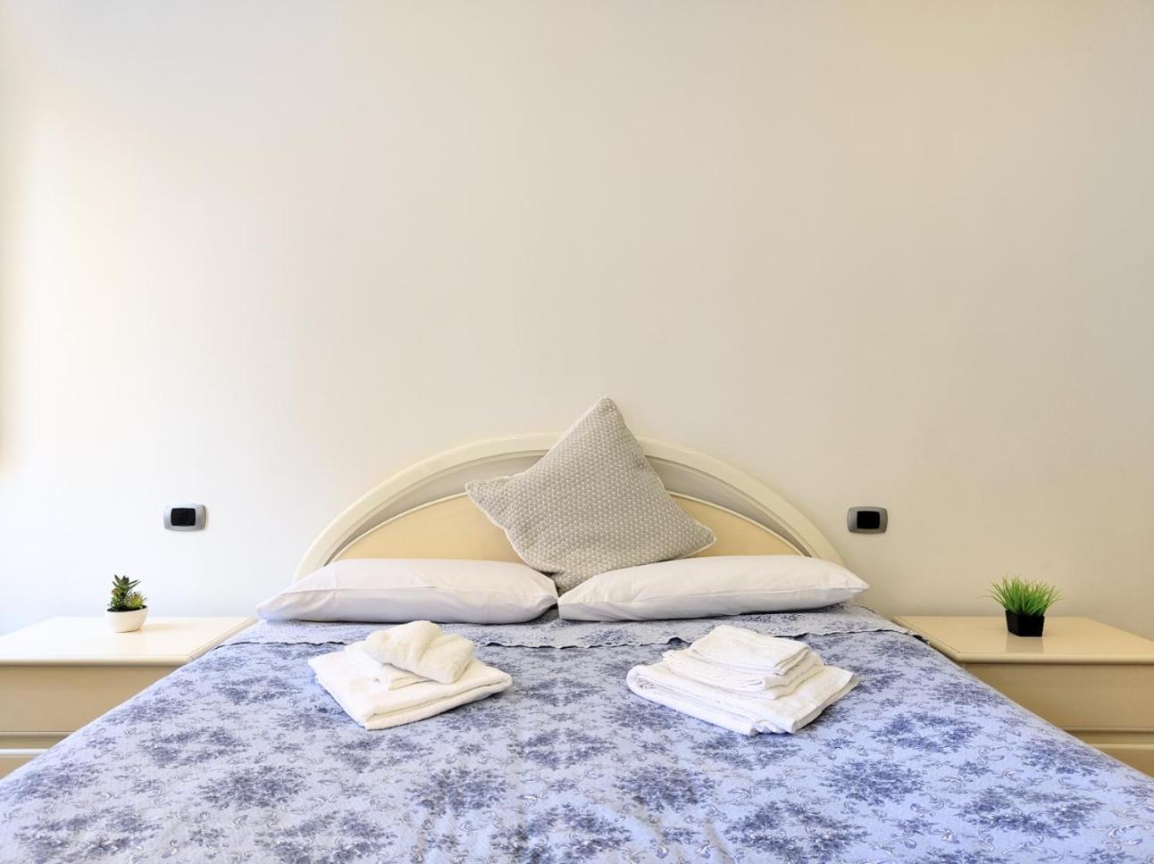 Trieste Stazione - Free Wifi Appartement Buitenkant foto