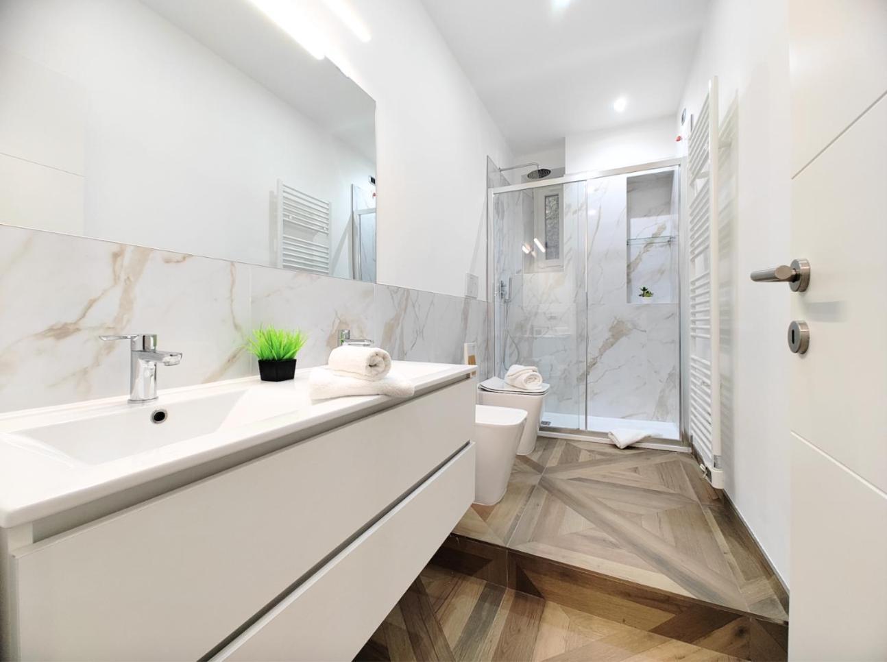 Trieste Stazione - Free Wifi Appartement Buitenkant foto